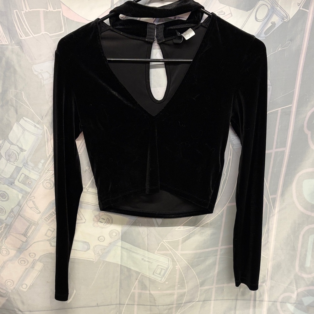 Divided Black Velvet V-Neck Crop Top